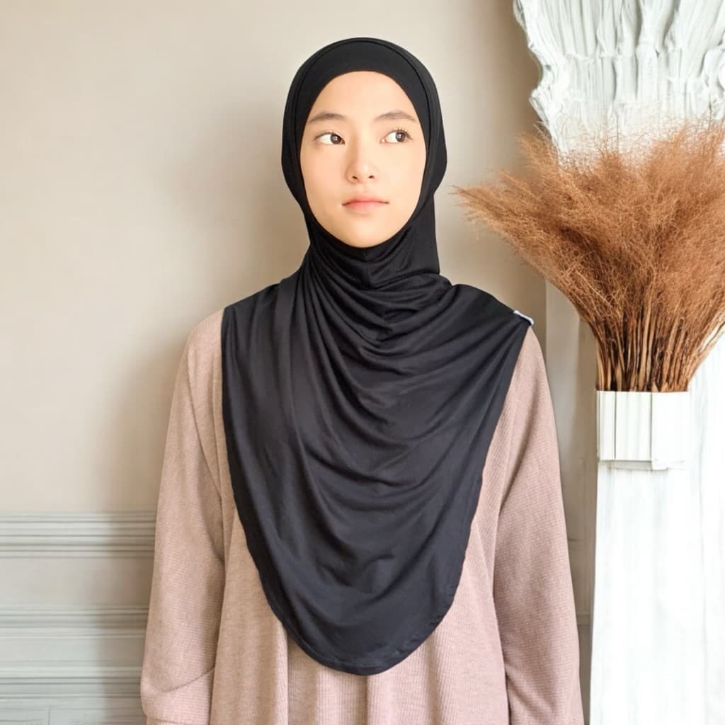 GLEASYM - Nafa ‘Black’ Daily Hijab Instan Kaos Oval Syar’i Rayon Premium Super Adem